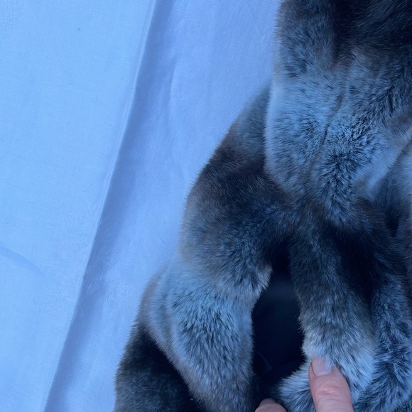 FABULOUS FURS by Donna Salyer for Neiman Marcus - Picture 4 of 5